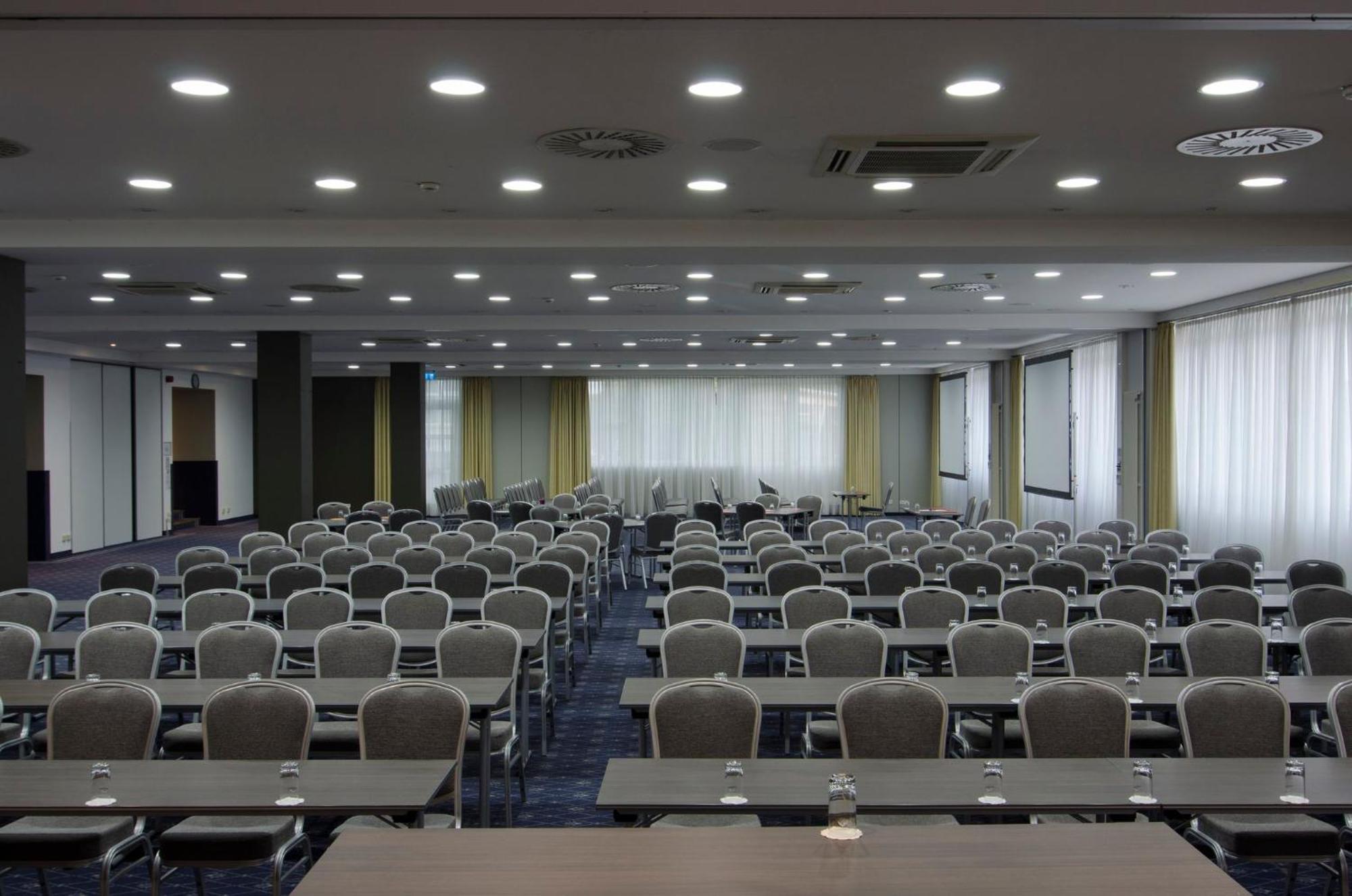 Holiday Inn Munich Unterhaching By Ihg Exteriér fotografie